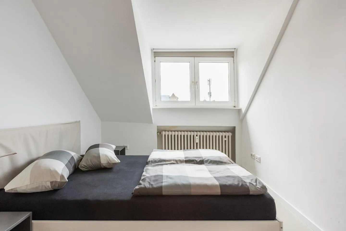 2Bedroom Apartment In Dusseldorf - Near Messe